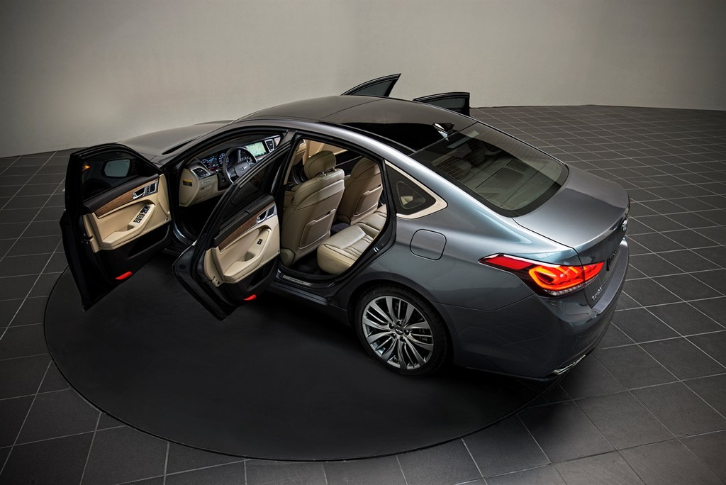2015-hyundai-genesiss-sedan