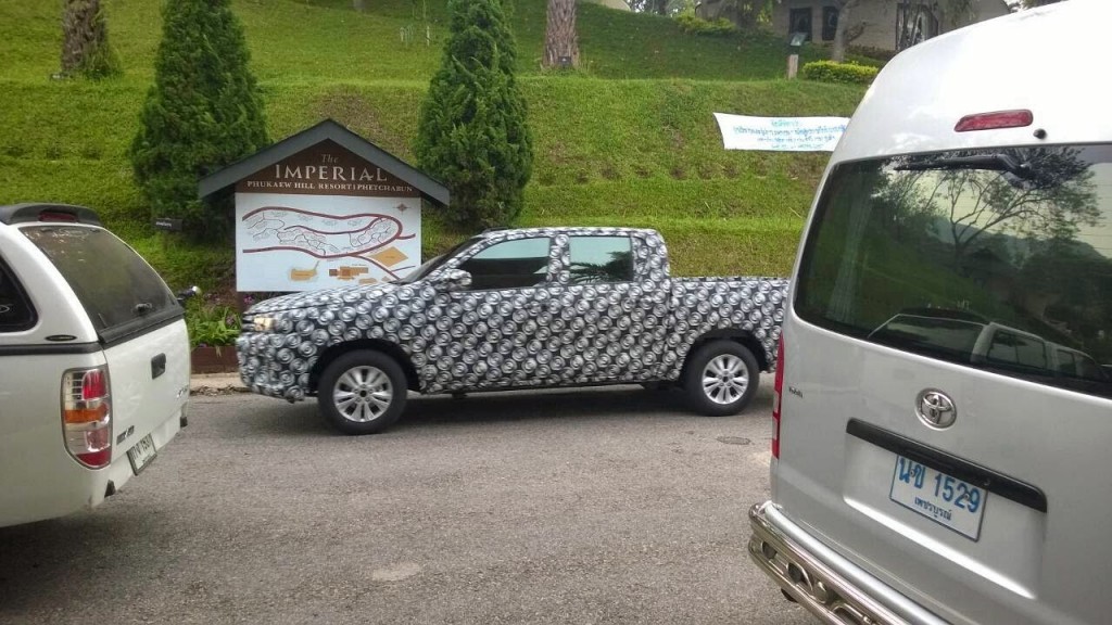 2016-Toyota-hilux-