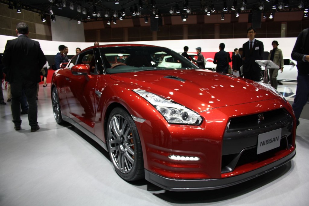 2015-Nissan-GT-R