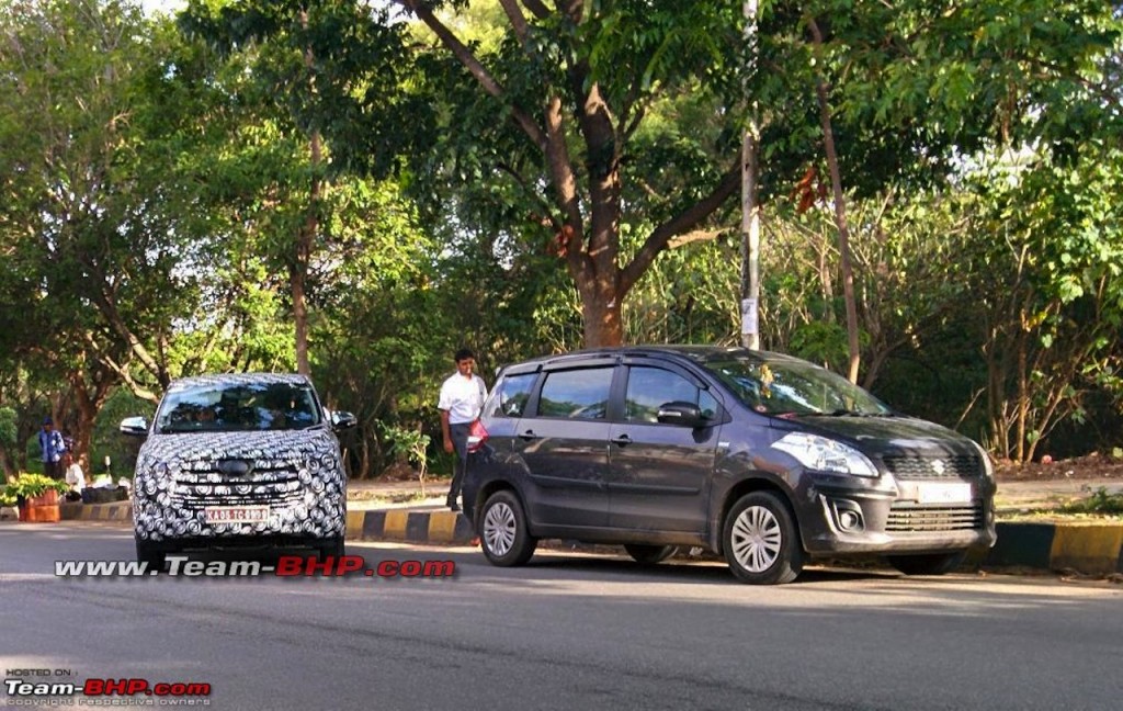 2016-Toyota-Innova-spyshot3