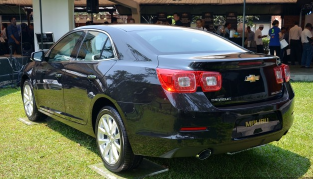 chevrolet-malibu-rear