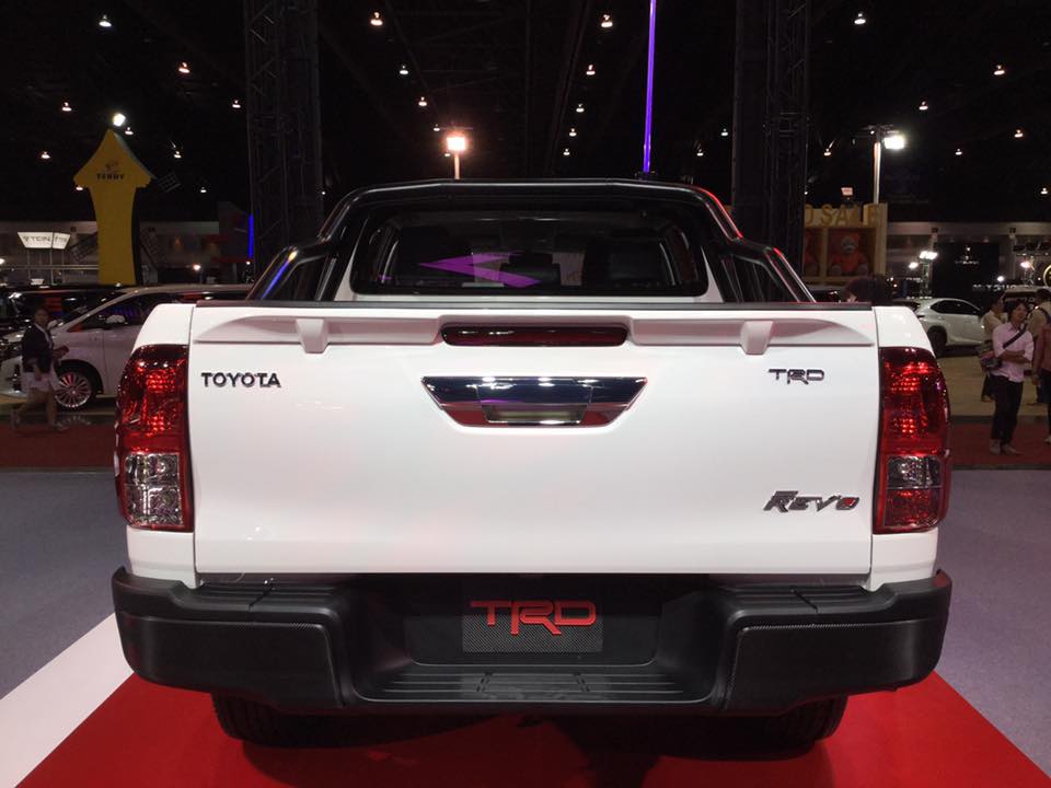 Toyota-Revo-TRD2