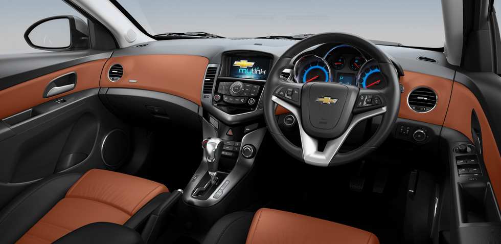 interior-cruze-2015
