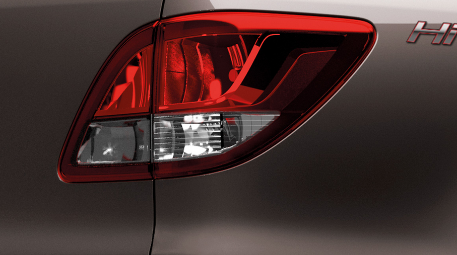 new-bt-50-pro-2015-light-rear