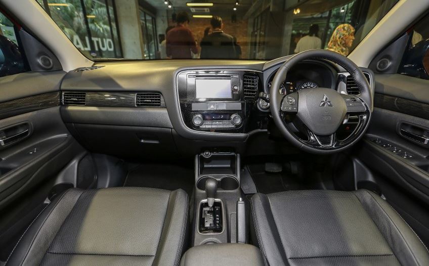 New-Mitsubishi-Outlander-2016-4