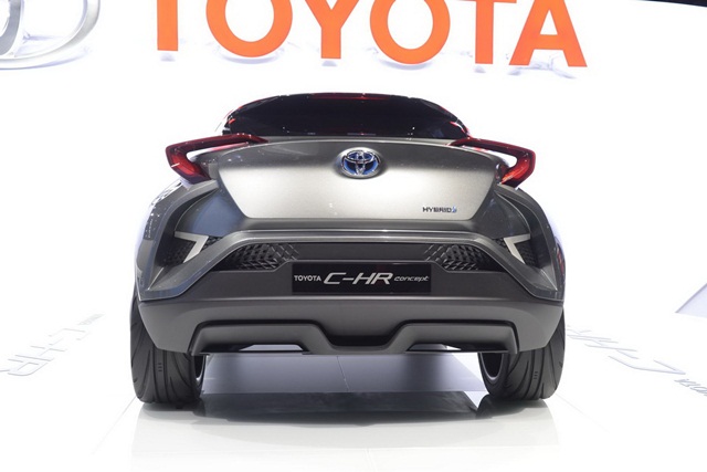 Toyota-C-HR-3
