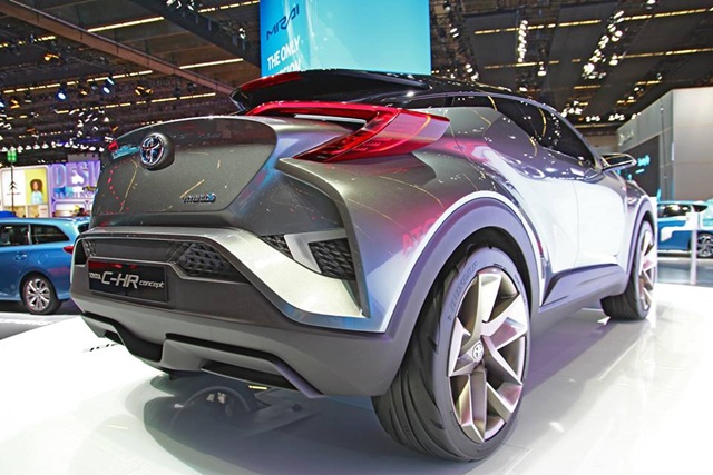 Toyota-C-HR-4
