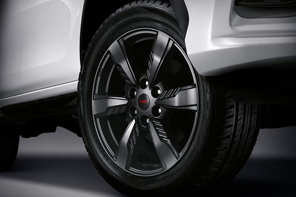 Toyota-Fortuner-TRD-2016-17