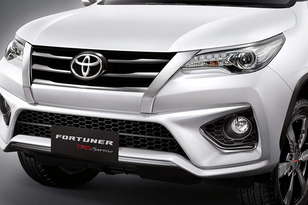 Toyota-Fortuner-TRD-2016-7