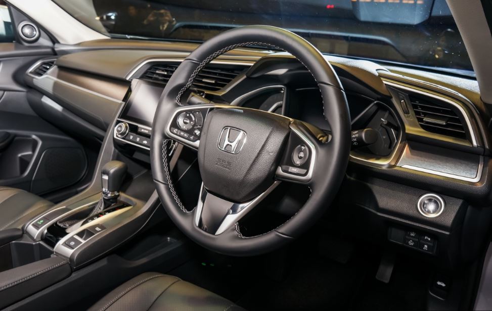 2016-All-New-Honda-Civic-Malaysia-2