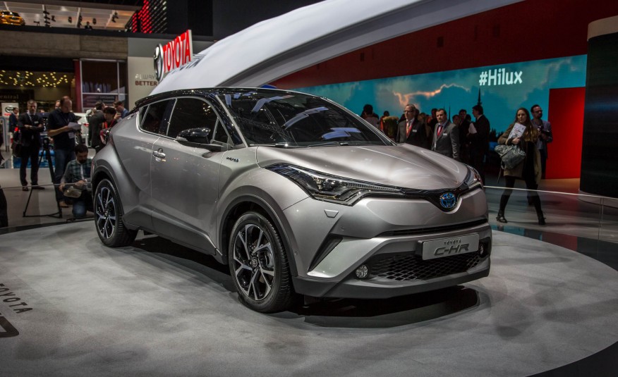 2017-toyota-c-hr-02