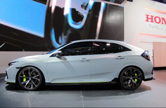 2017_Honda_Civic_Si_Coupe03