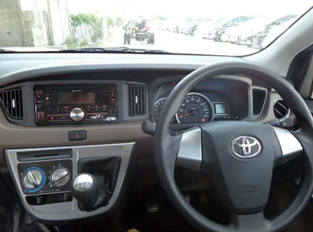 Toyota-Calya-5