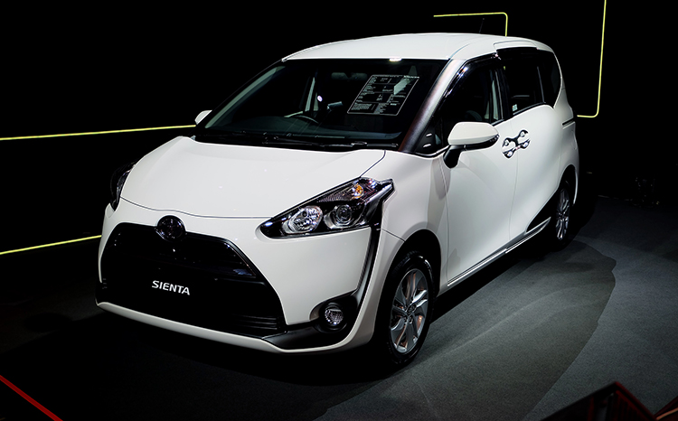 Toyota_sienta1.5G-1