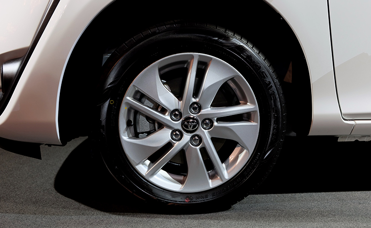 Toyota_sienta1.5G-7