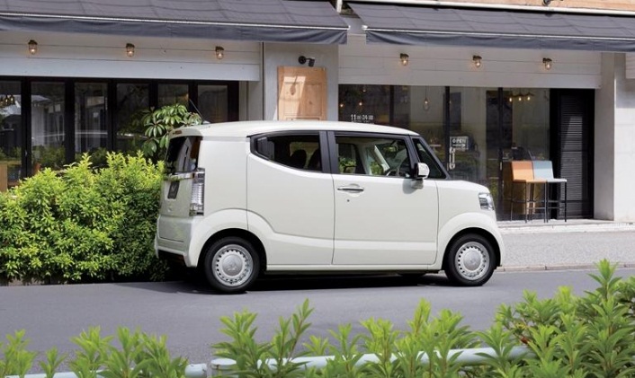 honda-n-box-slash-1