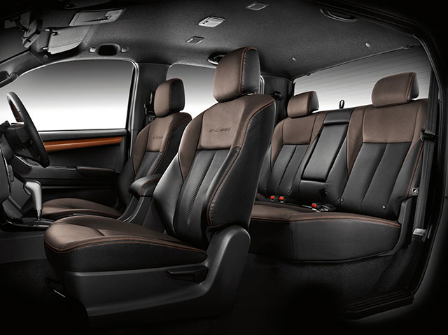 d-max-2017-10